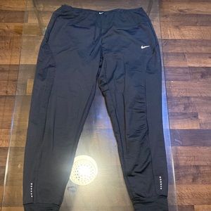 Nike fleece lined cropped leggings